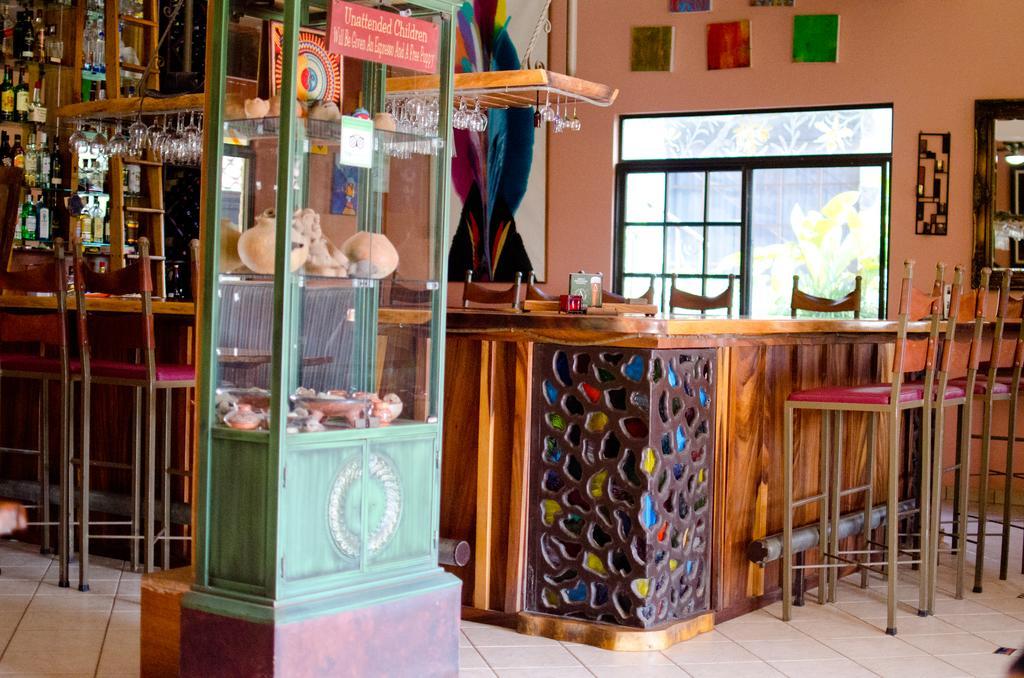 Gingerbread Restaurant & Hotel Nuevo Arenal Zewnętrze zdjęcie
